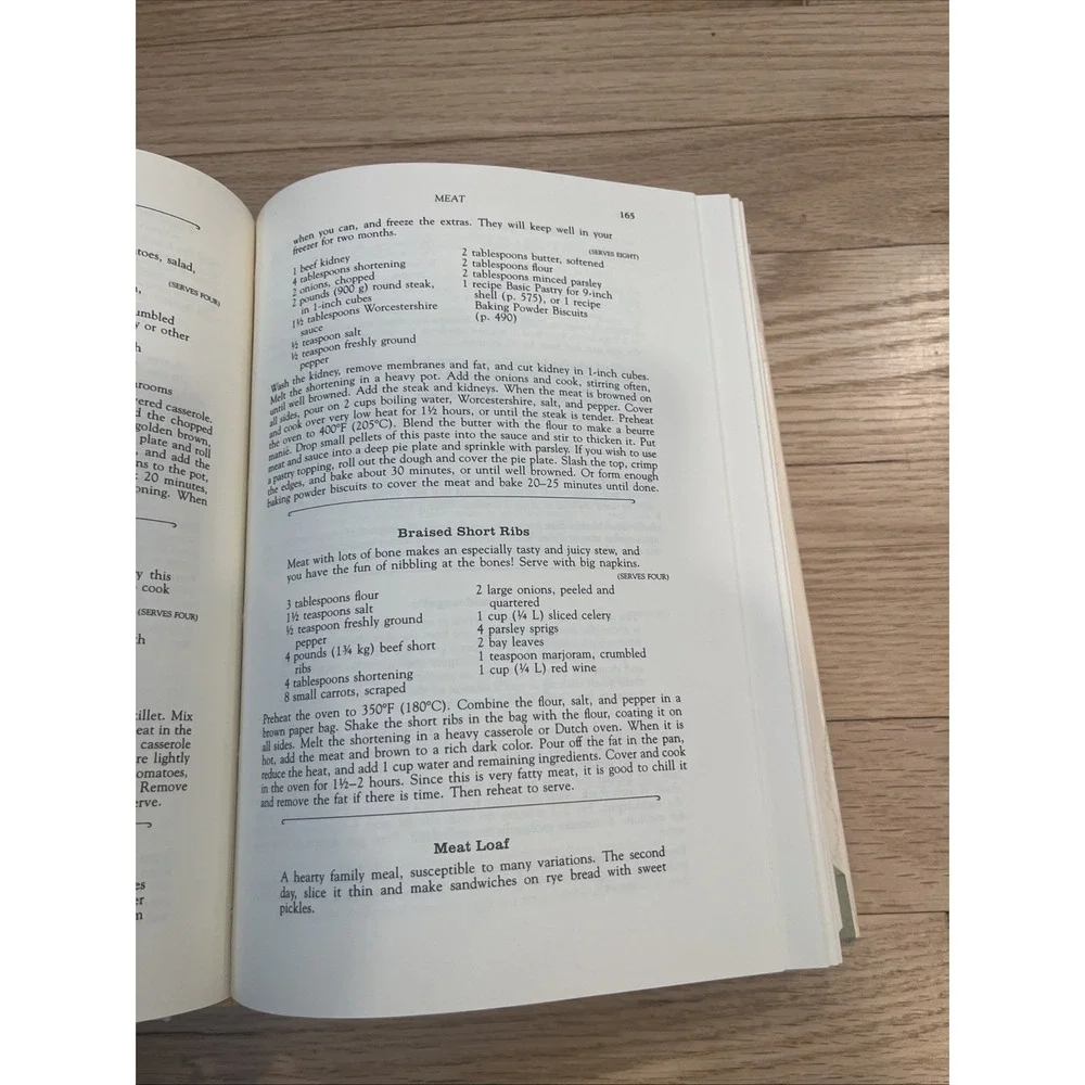 Vintage Fanny Farmer Cookbook 1979 12th Edition 811‎ Pages Recipes and Reference